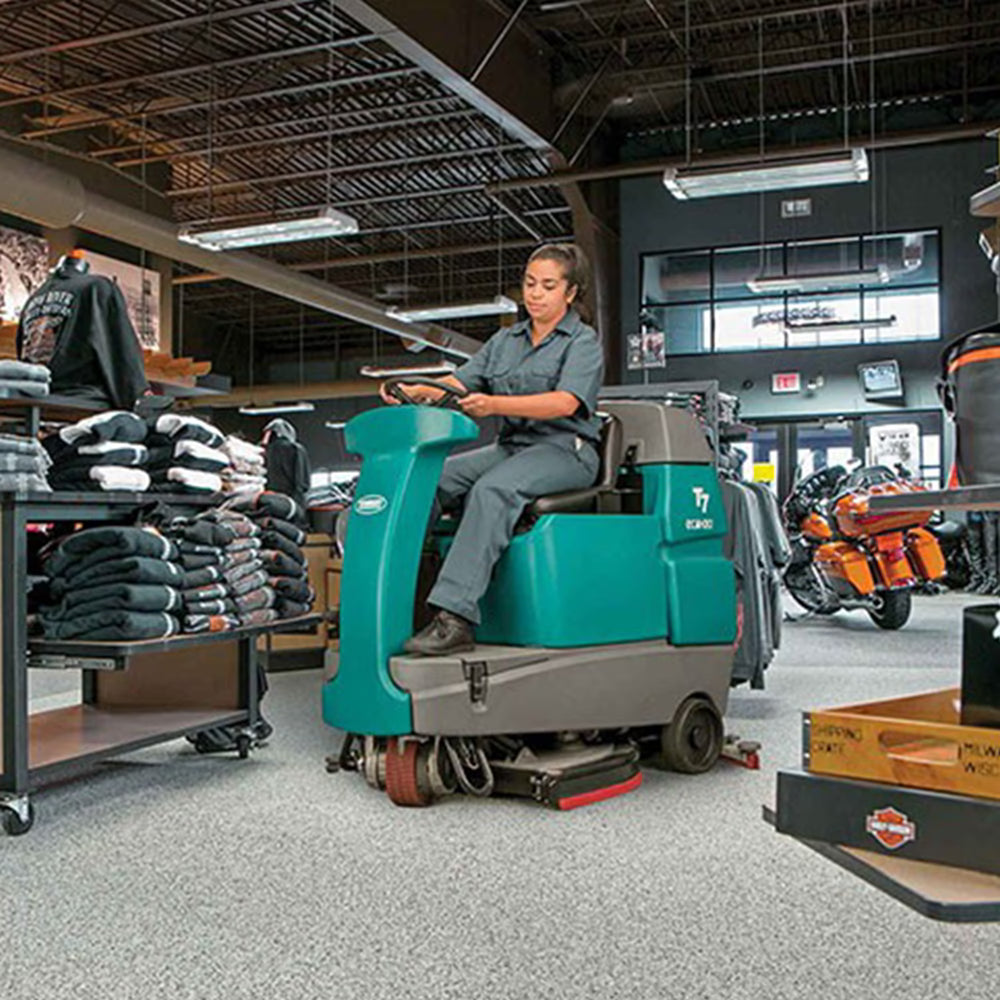 Tennant T7 Ride-On Floor Scrubber
