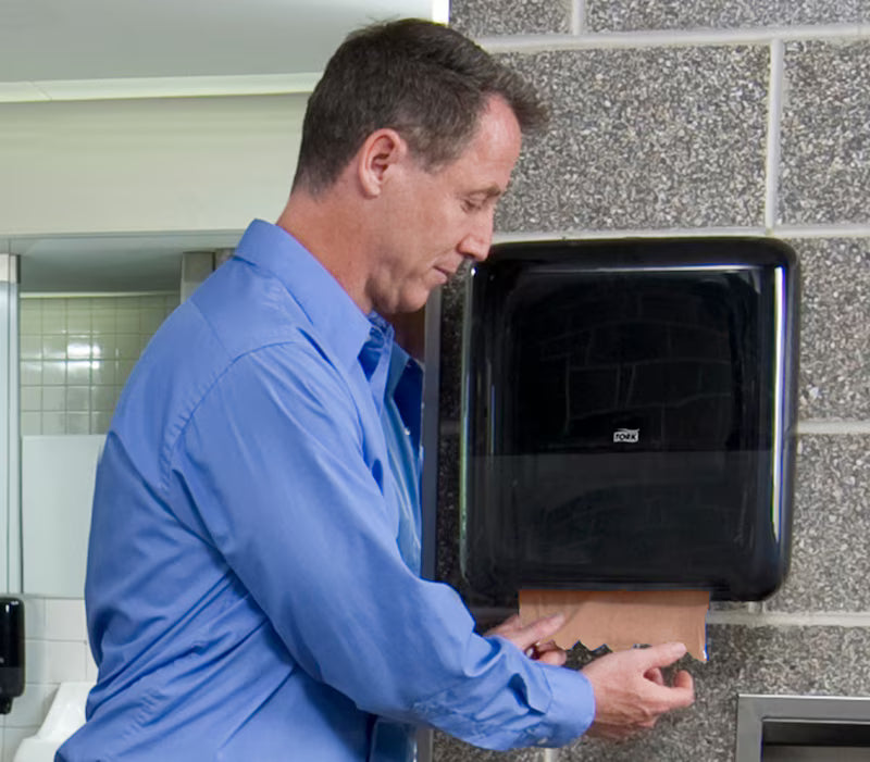 TORK UNIVERSAL HAND TOWEL ROLL - KRAFT (6 X 700') - H1